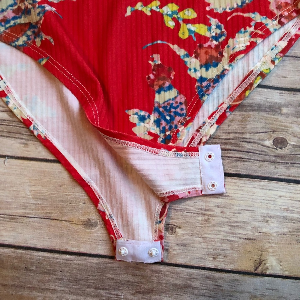 Bell sleeve floral festival bodysuit - Picture 7 of 8